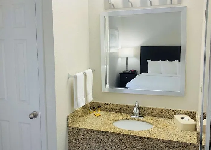 Hotel Western Vermilion River & 3*