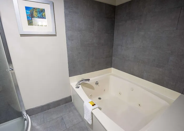 Hotel Western Vermilion River &