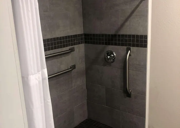 Western Vermilion River & Hotel 3*